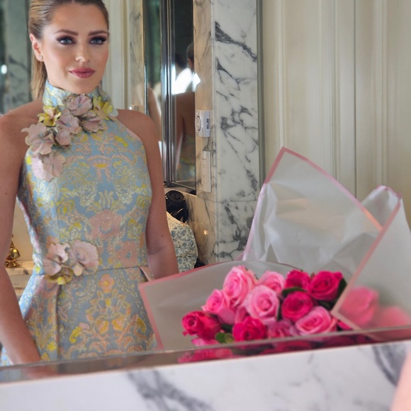 Elegant Floral Brocade Dress - Picture 3 of 6